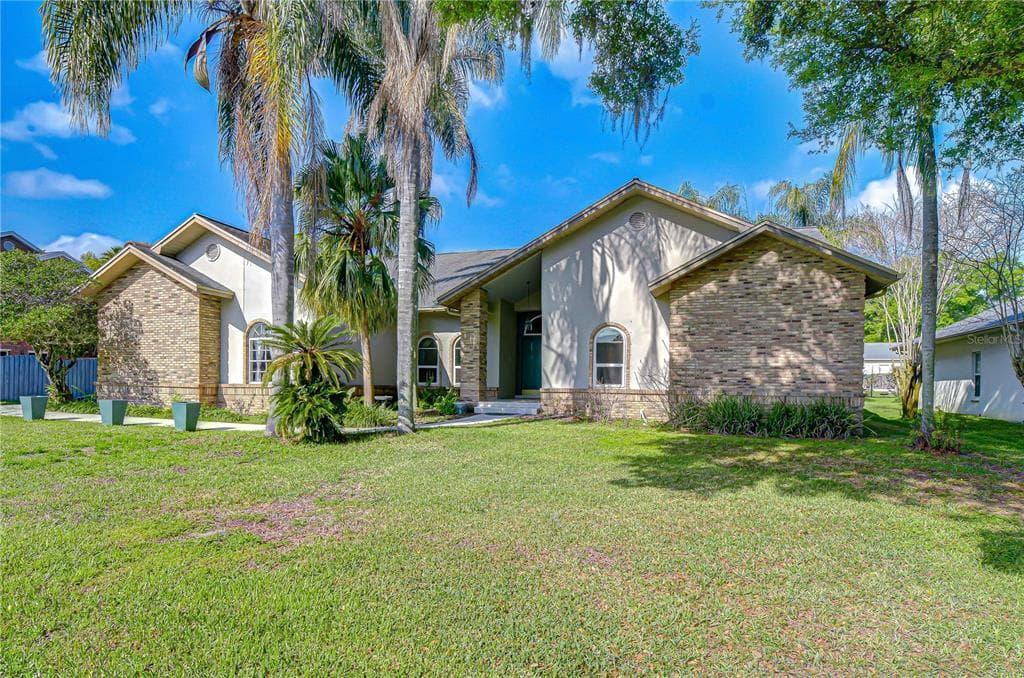 3006 DRAKES LANDING COURT VALRICO, FL 33596