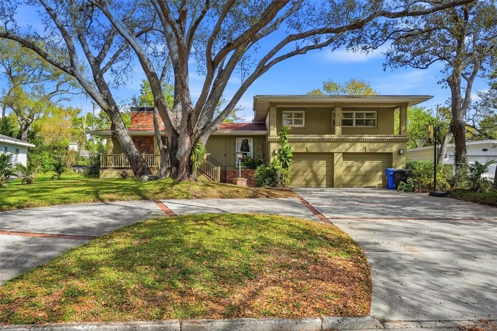 1239 43RD AVENUE N ST PETERSBURG, FL 33703