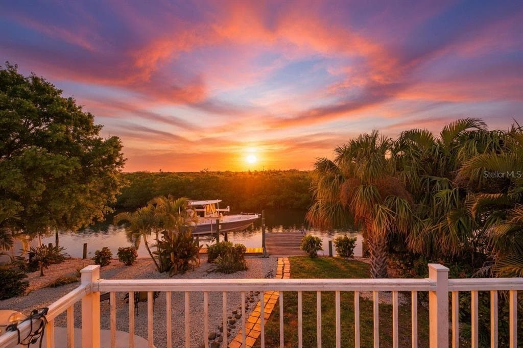 4626 BAY CREST DRIVE TAMPA, FL 33615