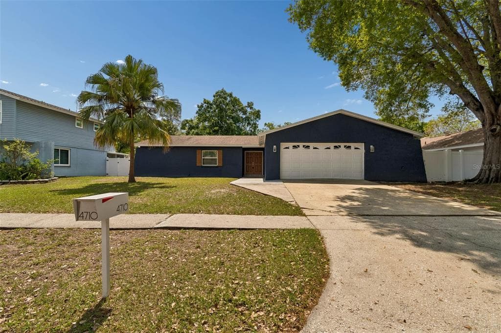 4710 SOUTHBREEZE DRIVE TAMPA, FL 33624