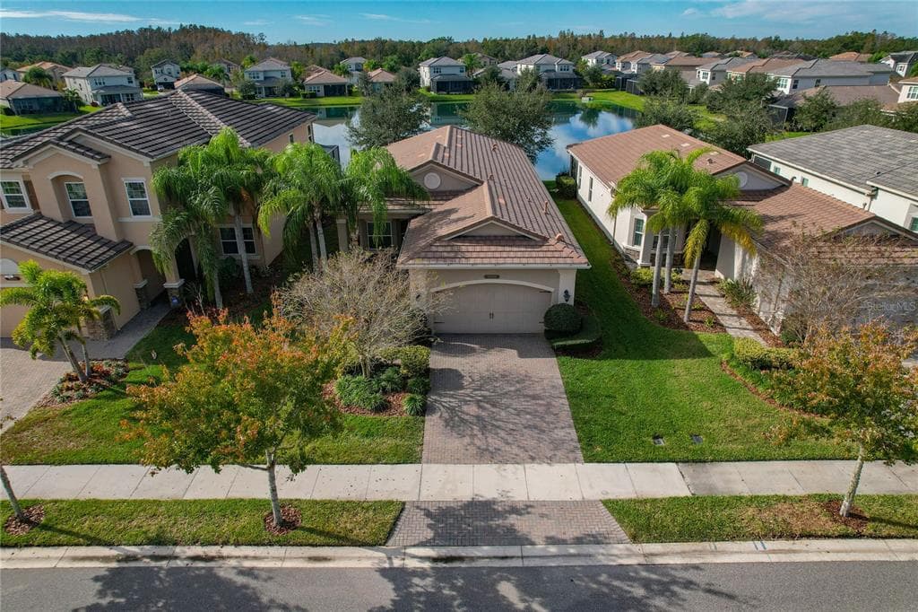 30588 CHESAPEAKE BAY DRIVE WESLEY CHAPEL, FL 33543