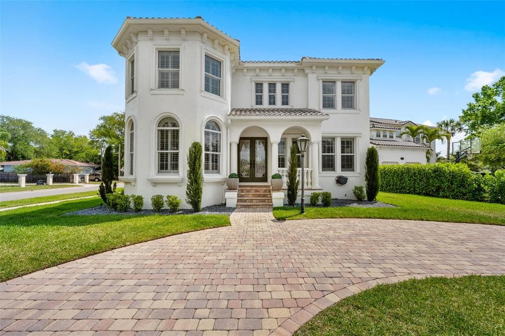 11 FORMOSA AVENUE