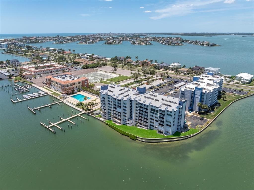 450 TREASURE ISLAND CAUSEWAY UNIT 102