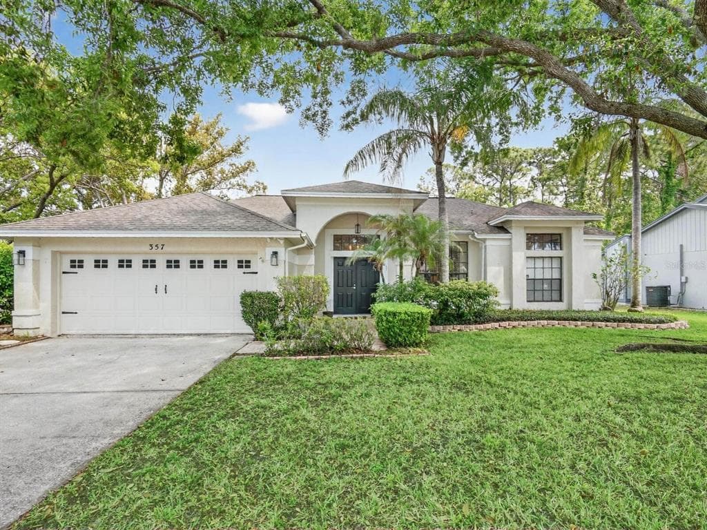 357 WATERFORD CIRCLE W TARPON SPRINGS, FL 34688