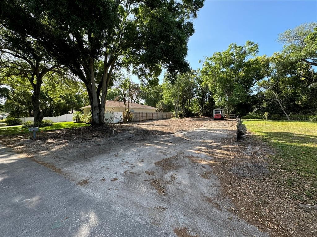 1207 PINE AVENUE NW LARGO, FL 33770