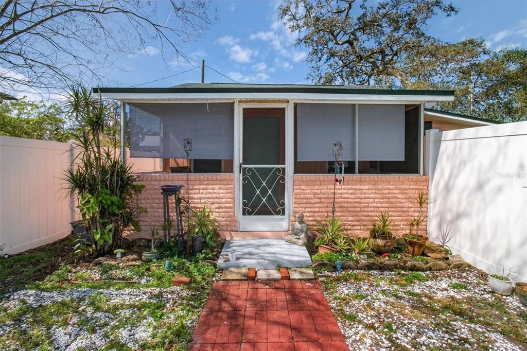 322 1/2 47TH STREET N ST PETERSBURG, FL 33713