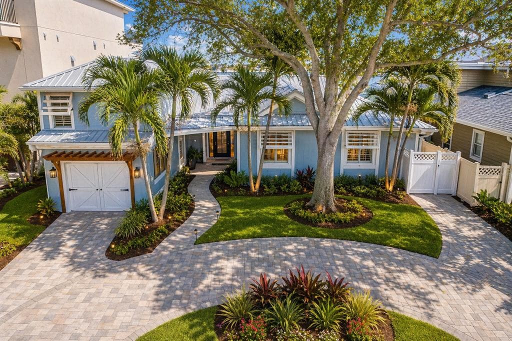 845 BAY ESPLANADE CLEARWATER BEACH, FL 33767