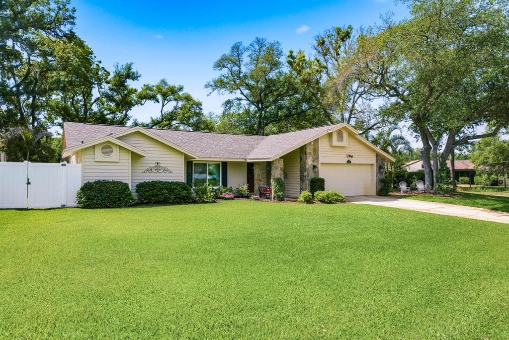 1736 PINE HILL COURT SAFETY HARBOR, FL 34695