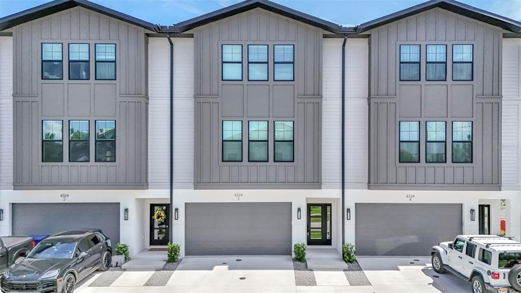 4324 W GRAY STREET UNIT 2 TAMPA, FL 33609