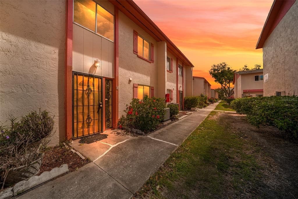1635 58TH TERRACE S UNIT #2 ST PETERSBURG, FL 33712