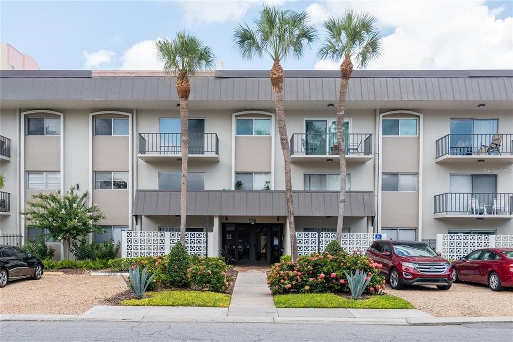 4607 W FIG STREET UNIT 203 TAMPA, FL 33609