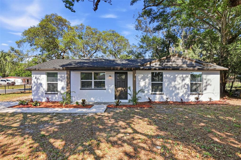 3207 DODGE STREET TAMPA, FL 33605