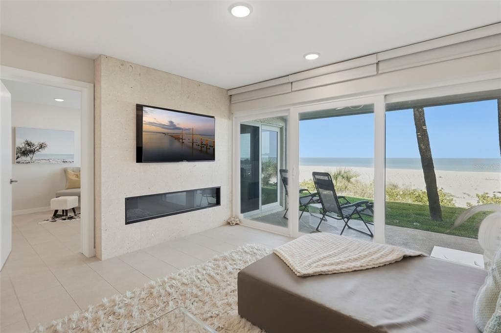 3400 GULF BOULEVARD UNIT 104 BELLEAIR BEACH, FL 33786