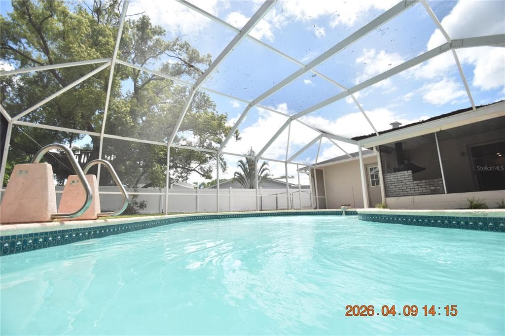 8402 BLACKSTONE COURT TAMPA, FL 33615