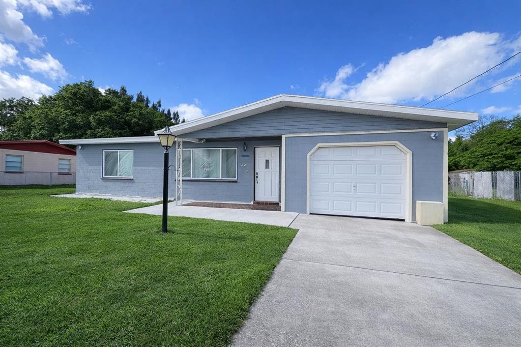 2403 CLEVELAND ROAD SEBRING, FL 33870