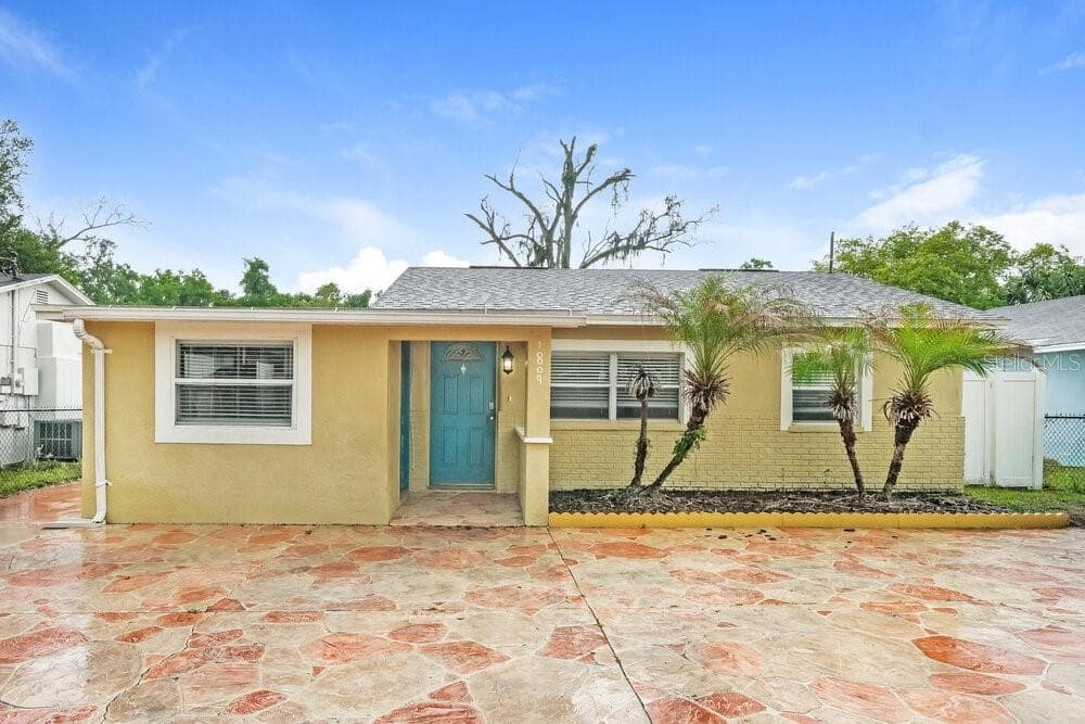 1809 E SITKA STREET TAMPA, FL 33604