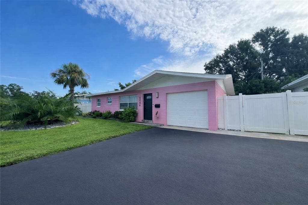 3748 MANATEE DRIVE SE ST PETERSBURG, FL 33705