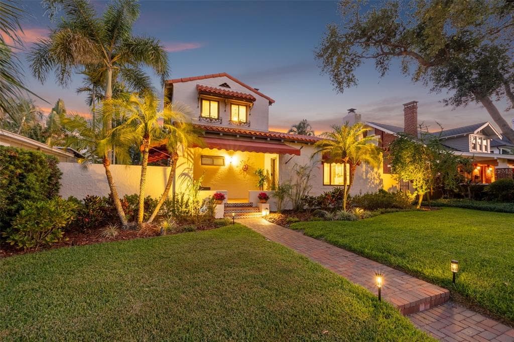 636 15TH AVENUE NE ST PETERSBURG, FL 33704