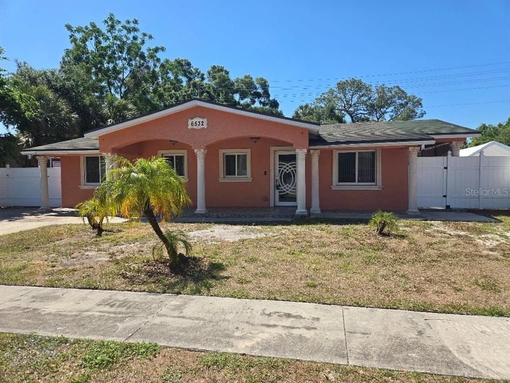 6532 LA MESA CIRCLE TAMPA, FL 33634