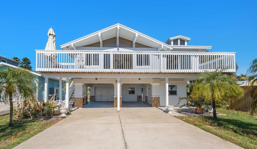 218 176TH AVENUE E REDINGTON SHORES, FL 33708