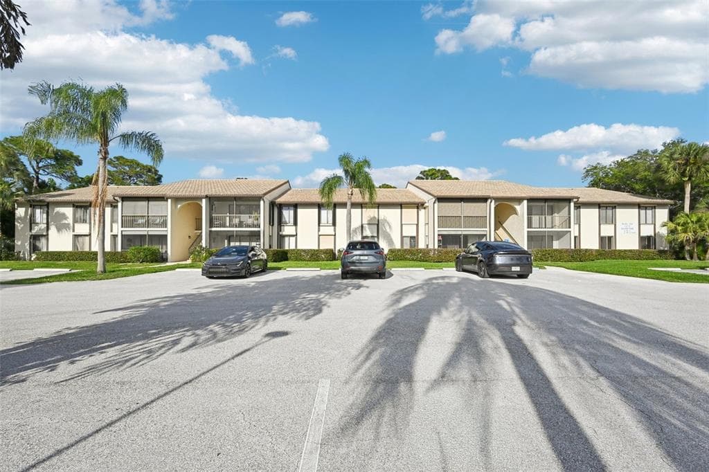 1575 SW SILVER PINE WAY UNIT F2