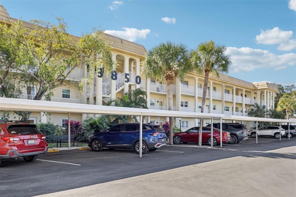 3850 13TH AVENUE N UNIT 210 ST PETERSBURG, FL 33713
