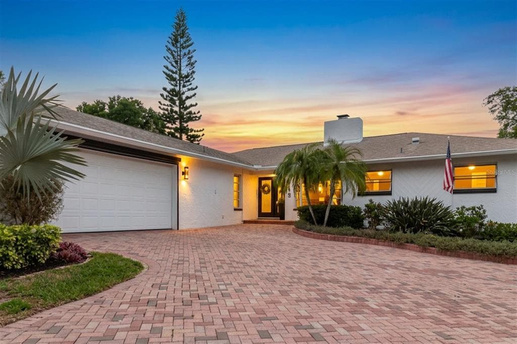 715 ROLLING HILLS DRIVE PALM HARBOR, FL 34683