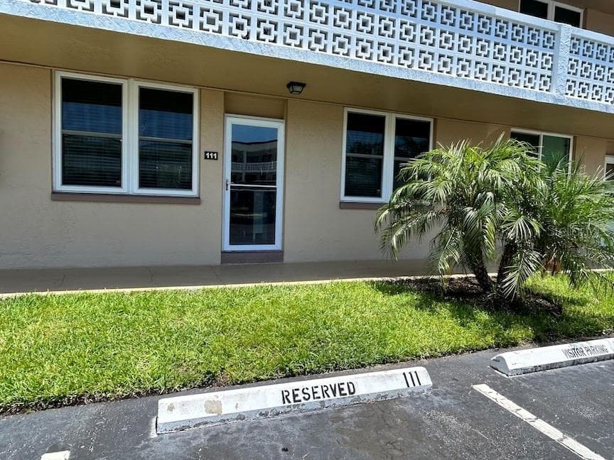 5095 BAY STREET NE UNIT 111 ST PETERSBURG, FL 33703
