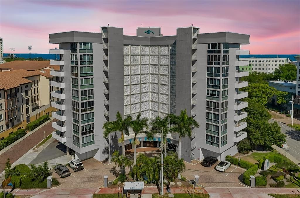 470 3RD STREET S UNIT 517 ST PETERSBURG, FL 33701