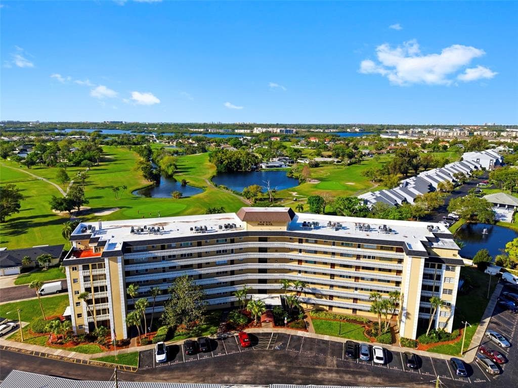 8950 PARK BOULEVARD UNIT 201 SEMINOLE, FL 33777