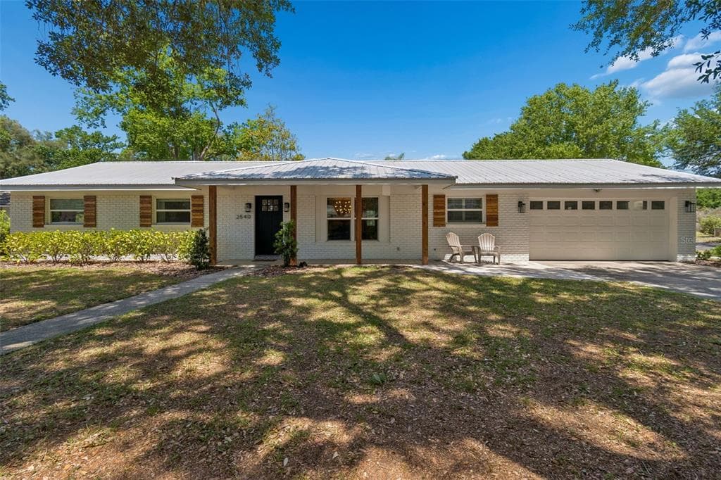 2540 LAKE ELLEN CIRCLE TAMPA, FL 33618