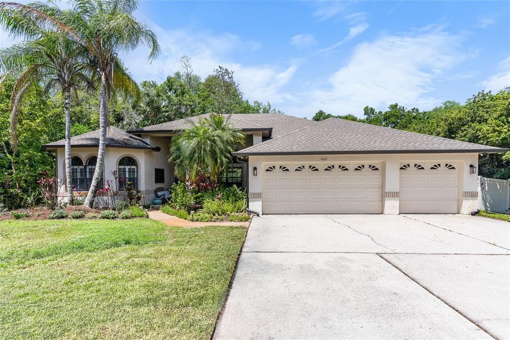 1012 KINGSBOROUGH GARDENS COURT LUTZ, FL 33548