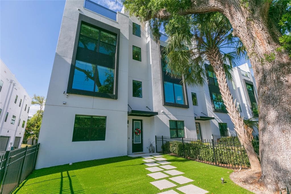 2851 W GANDY BOULEVARD UNIT 5 TAMPA, FL 33611