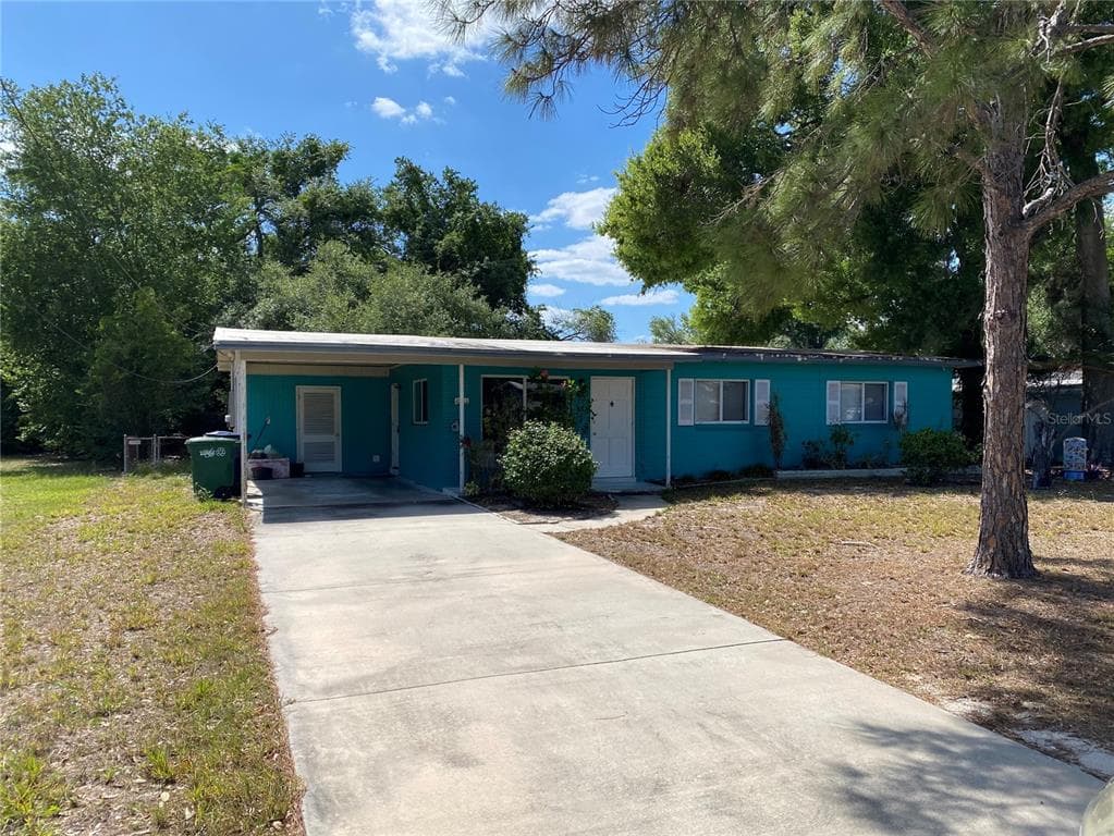 11106 N DIXON AVENUE TAMPA, FL 33612