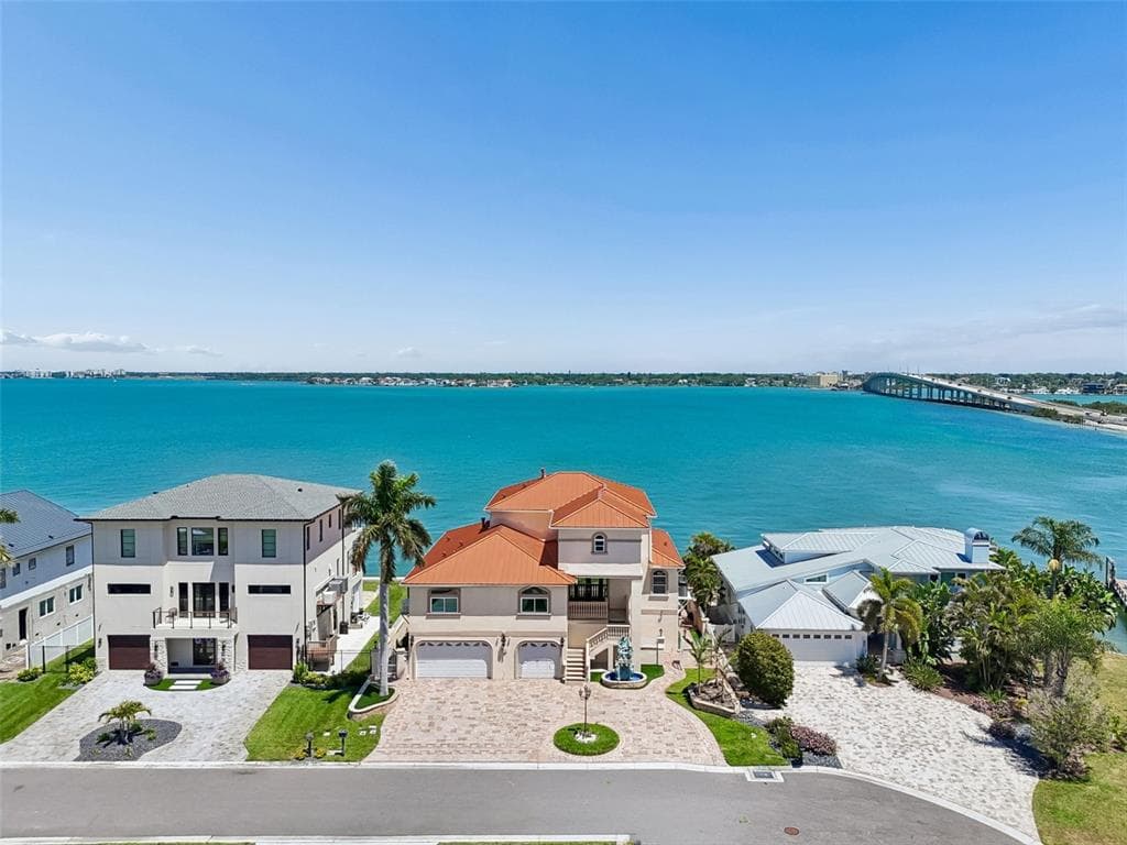 1203 BAY DRIVE