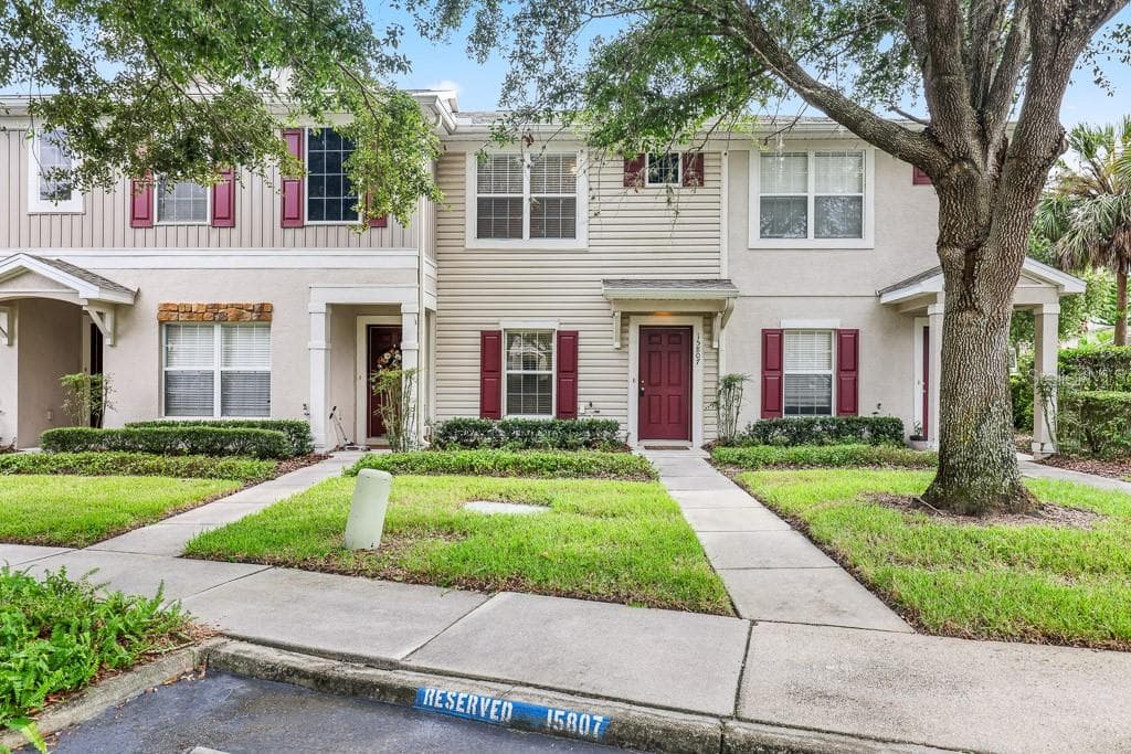 15807 FISHHAWK FALLS DRIVE LITHIA, FL 33547