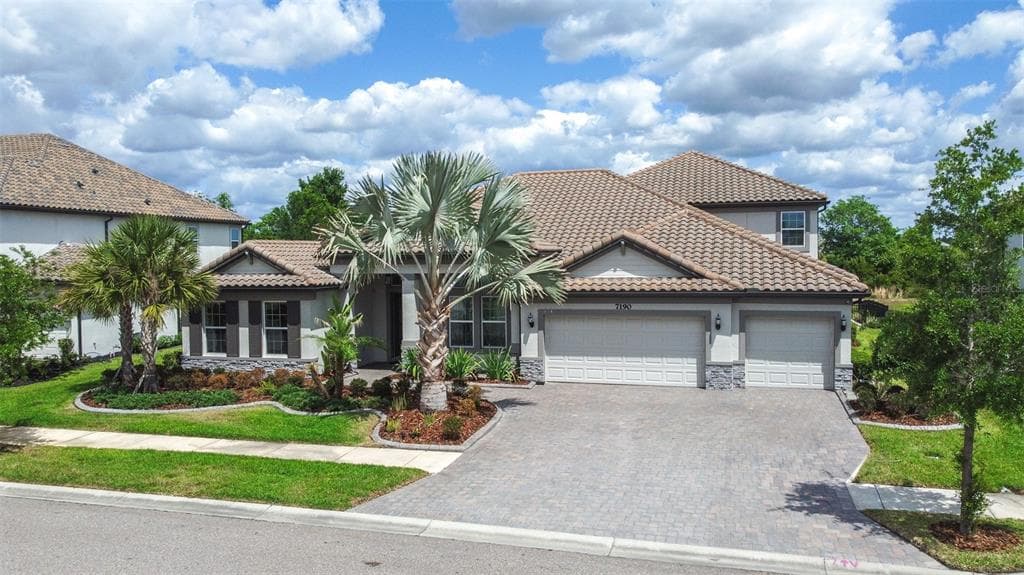 7190 GRAYBROOK DRIVE