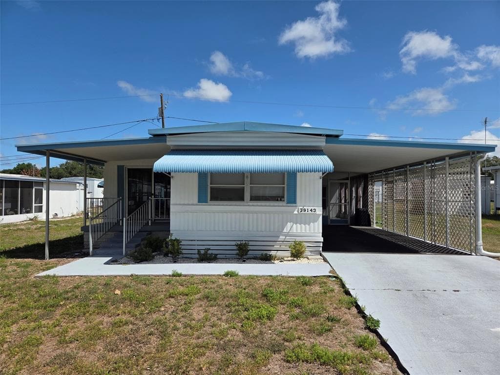 39143 OLA AVENUE ZEPHYRHILLS, FL 33542