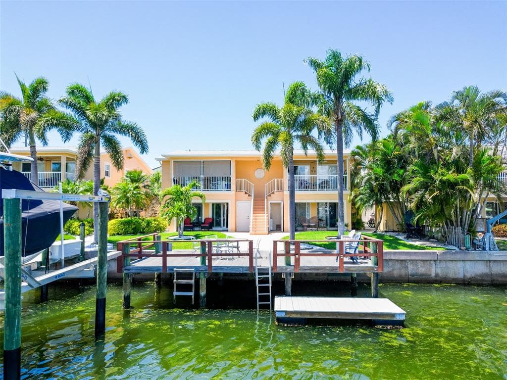2687 WOODETTE DR UNIT B DUNEDIN, FL 34698