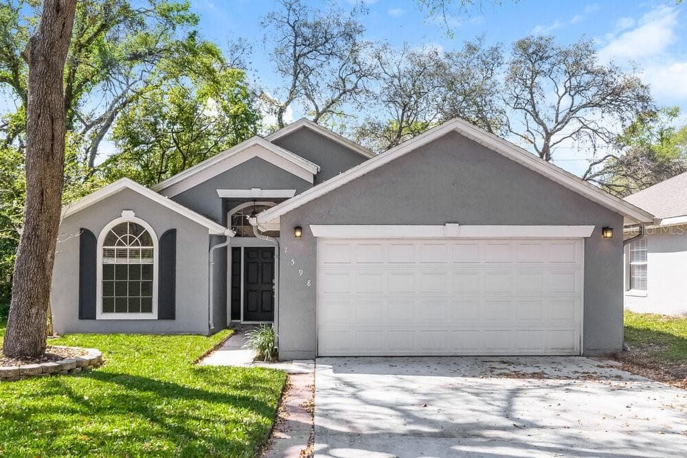 1598 ROYAL OAKS DRIVE APOPKA, FL 32703