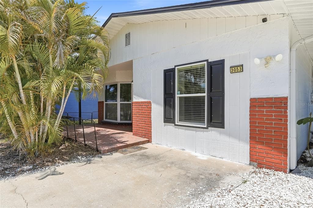 3053 OAKLAWN AVE LARGO, FL 33771