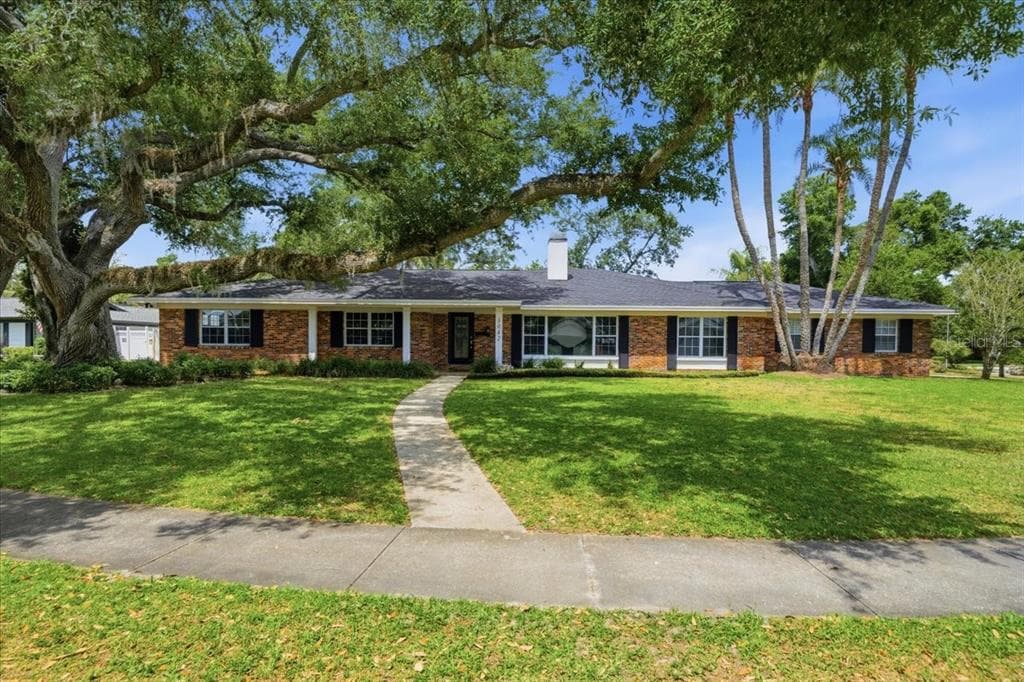 3042 SAMARA DRIVE TAMPA, FL 33618