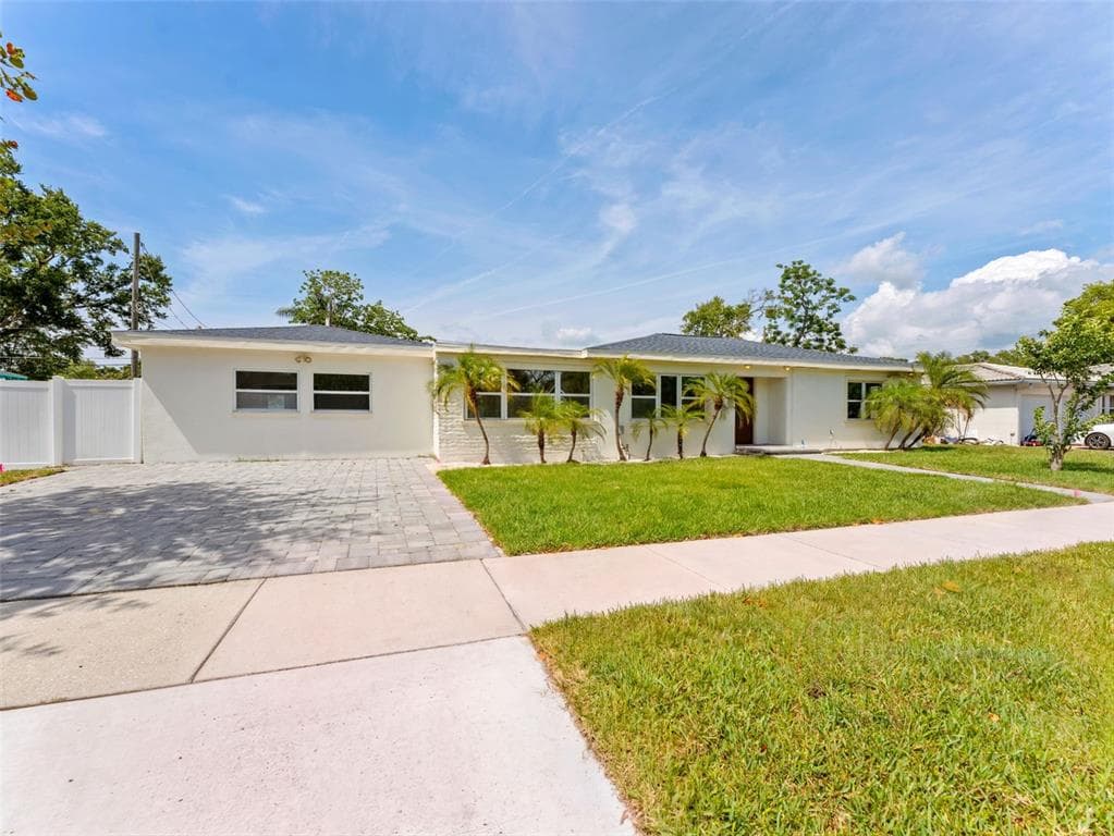 1242 BERMUDA STREET