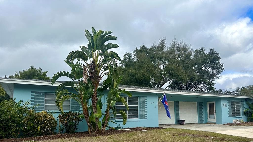 442 LYNDHURST STREET DUNEDIN, FL 34698