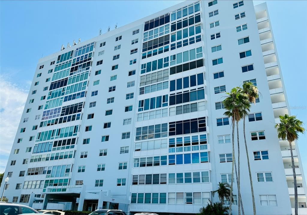 7200 SUNSHINE SKYWAY LANE S UNIT 9H ST PETERSBURG, FL 33711