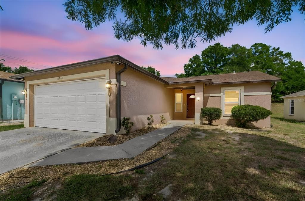 8445 N RIVER DUNE STREET TAMPA, FL 33617