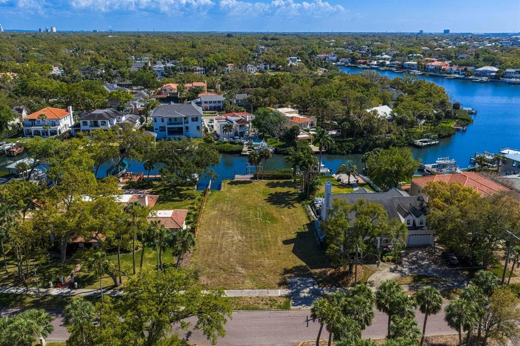 5024 S THE RIVIERA STREET TAMPA, FL 33609