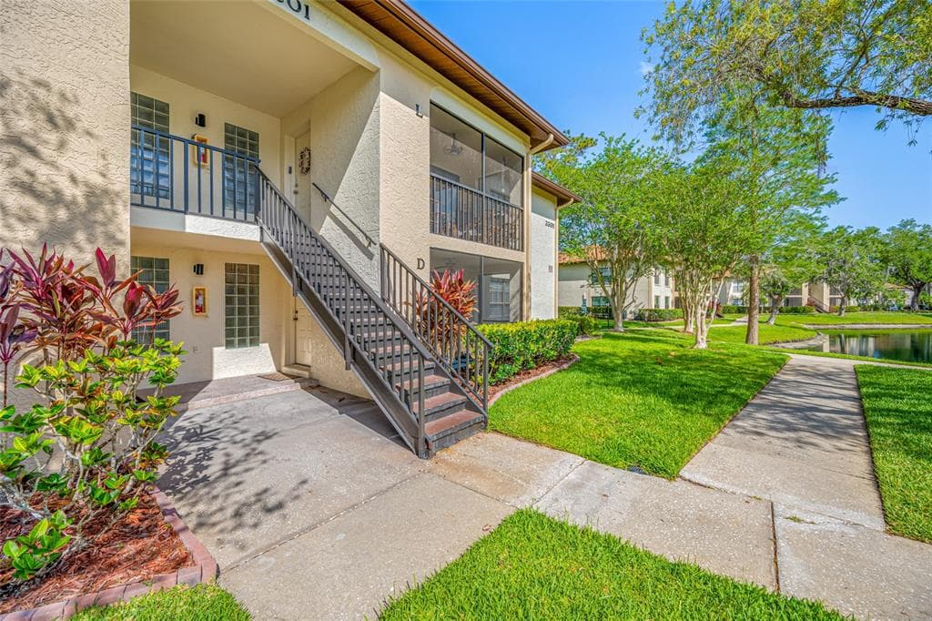 3301 CRYSTAL COURT E UNIT D PALM HARBOR, FL 34685