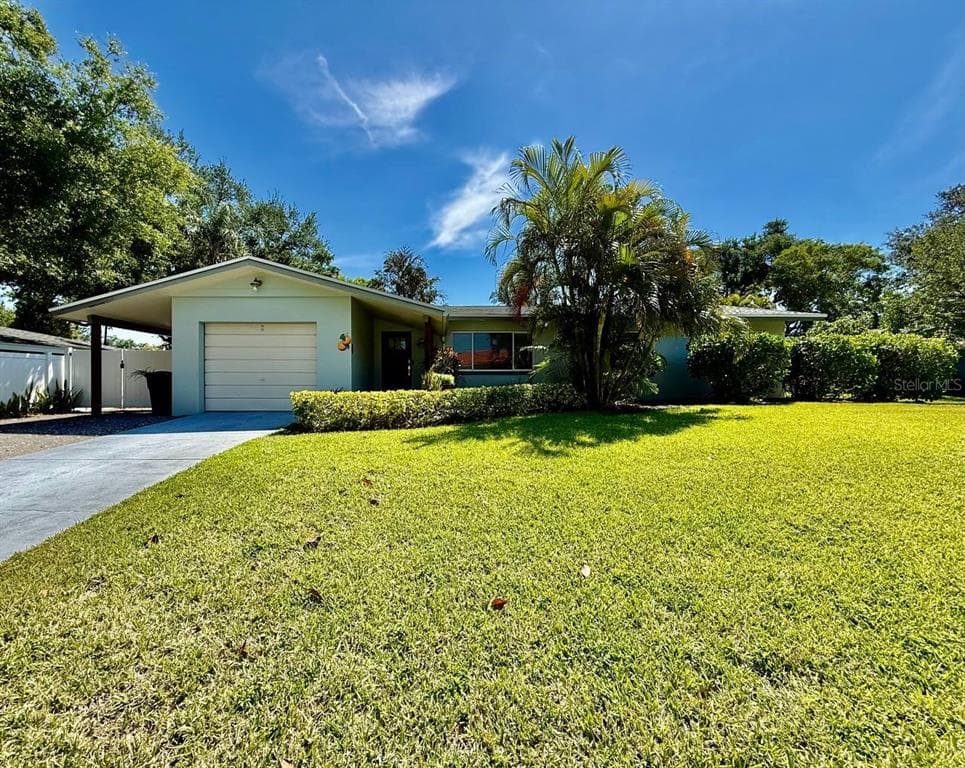 2233 SNEAD AVENUE DUNEDIN, FL 34698