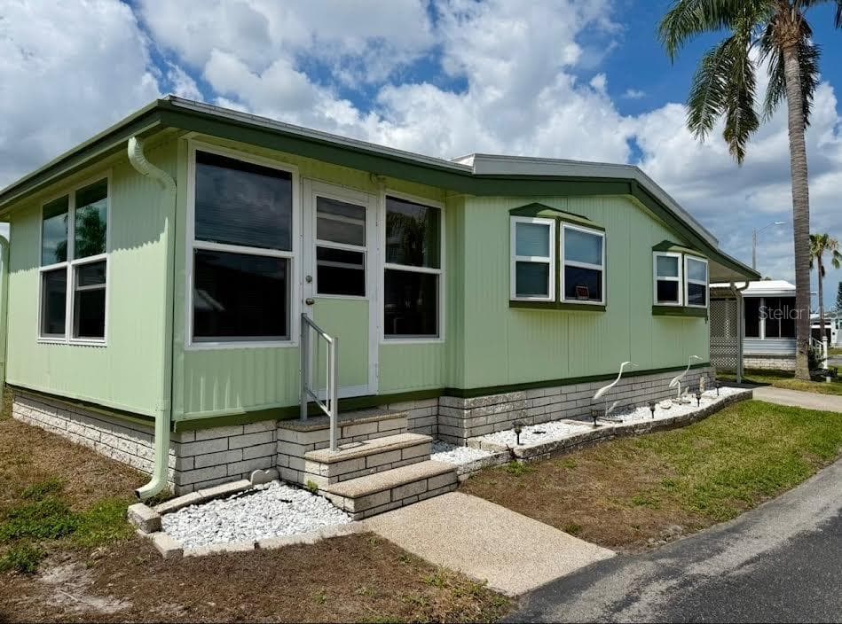 5112 COQUINA CIRCLE